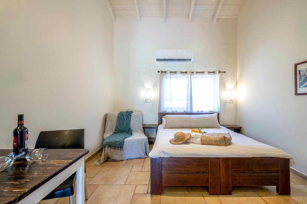 כפר הנופש קיבוץ גדות Kibbutz Gadot Galilean Resort Екстер'єр фото