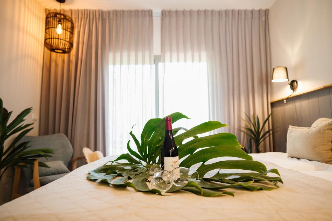 כפר הנופש קיבוץ גדות Kibbutz Gadot Galilean Resort Екстер'єр фото